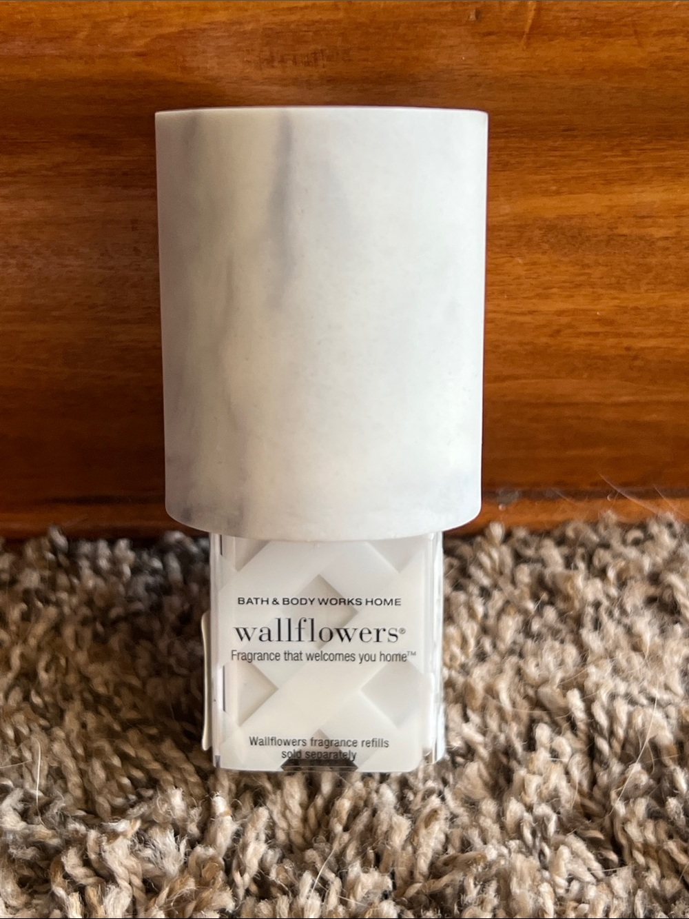 NWT Bath & Body Works White Marble Wallflowers Plug-In Air Freshener z1